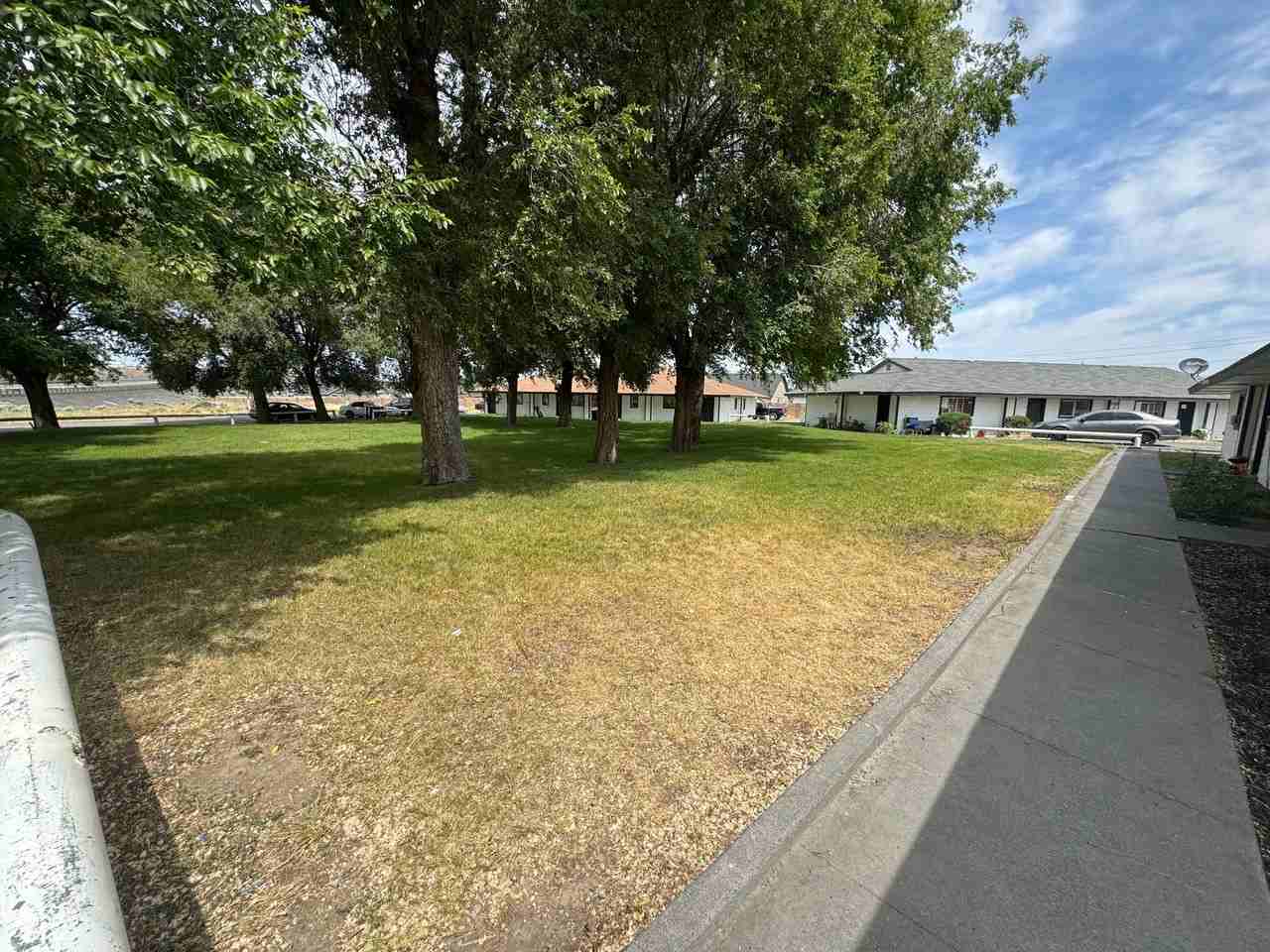 Cascade Valley Apartments - Photo 5 of 12