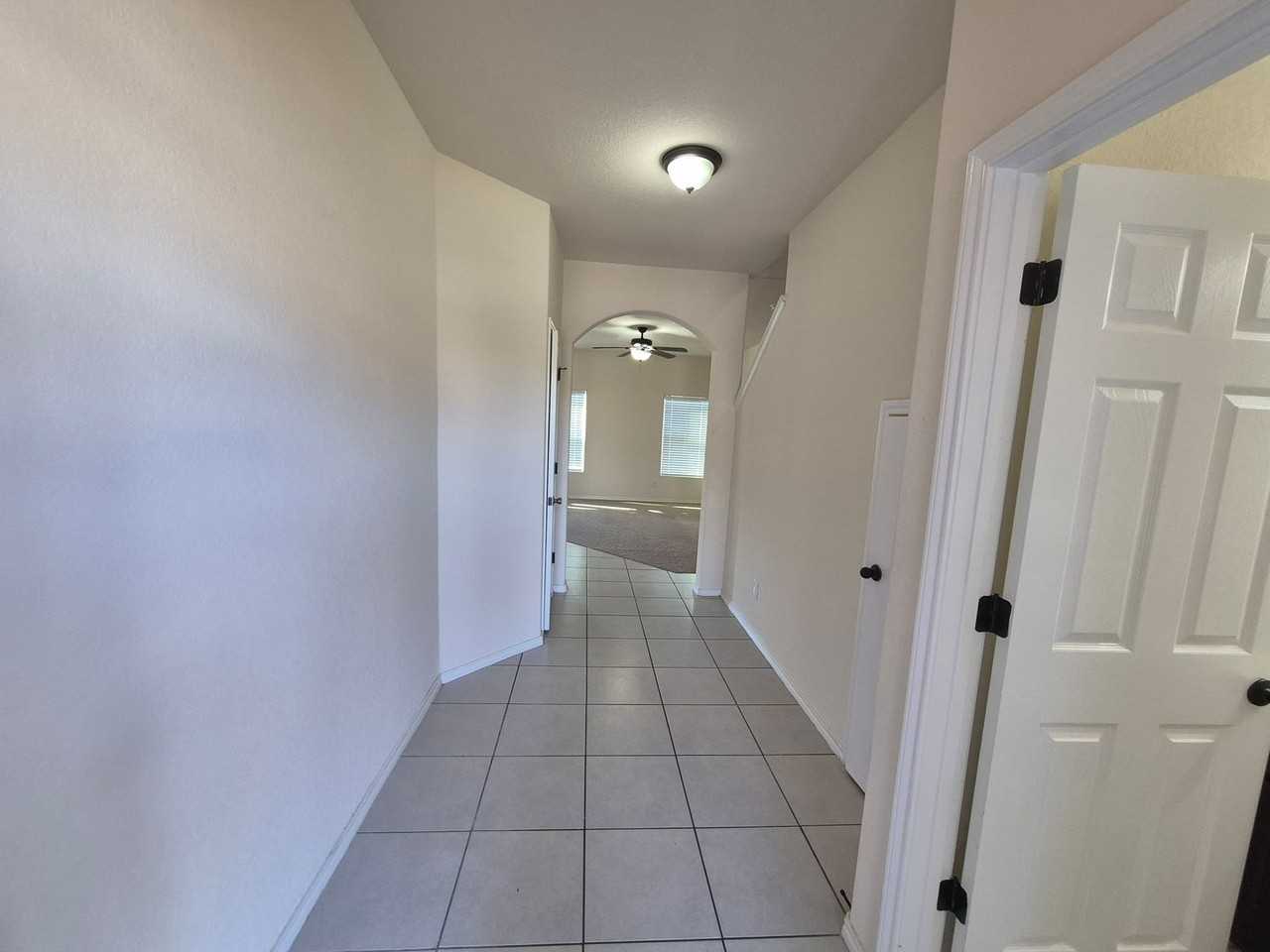 8708 Vista De Nubes - Photo 2 of 40