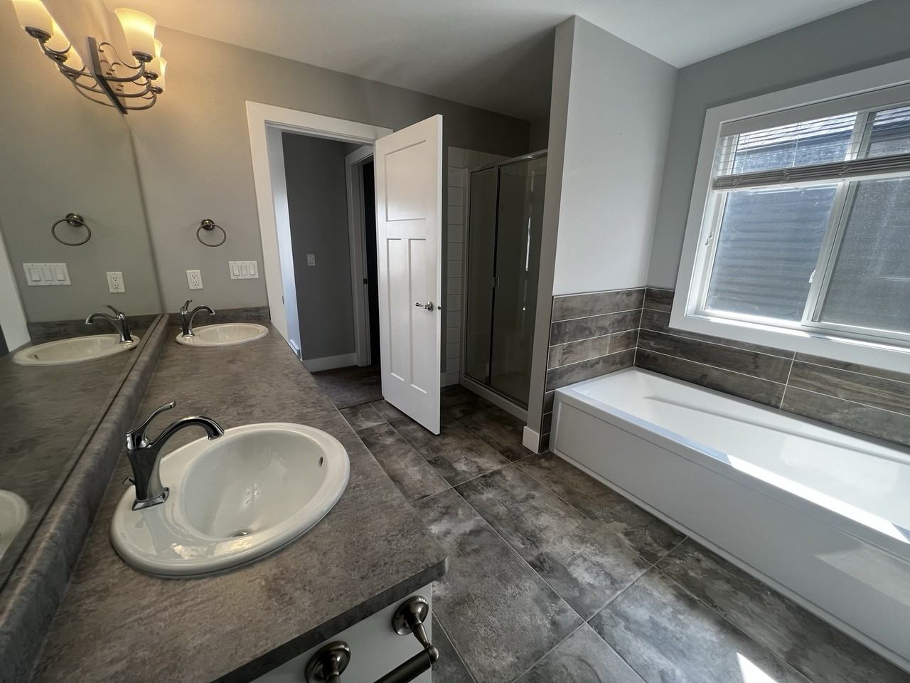 8623 82 St #8623 - Photo 5 of 32