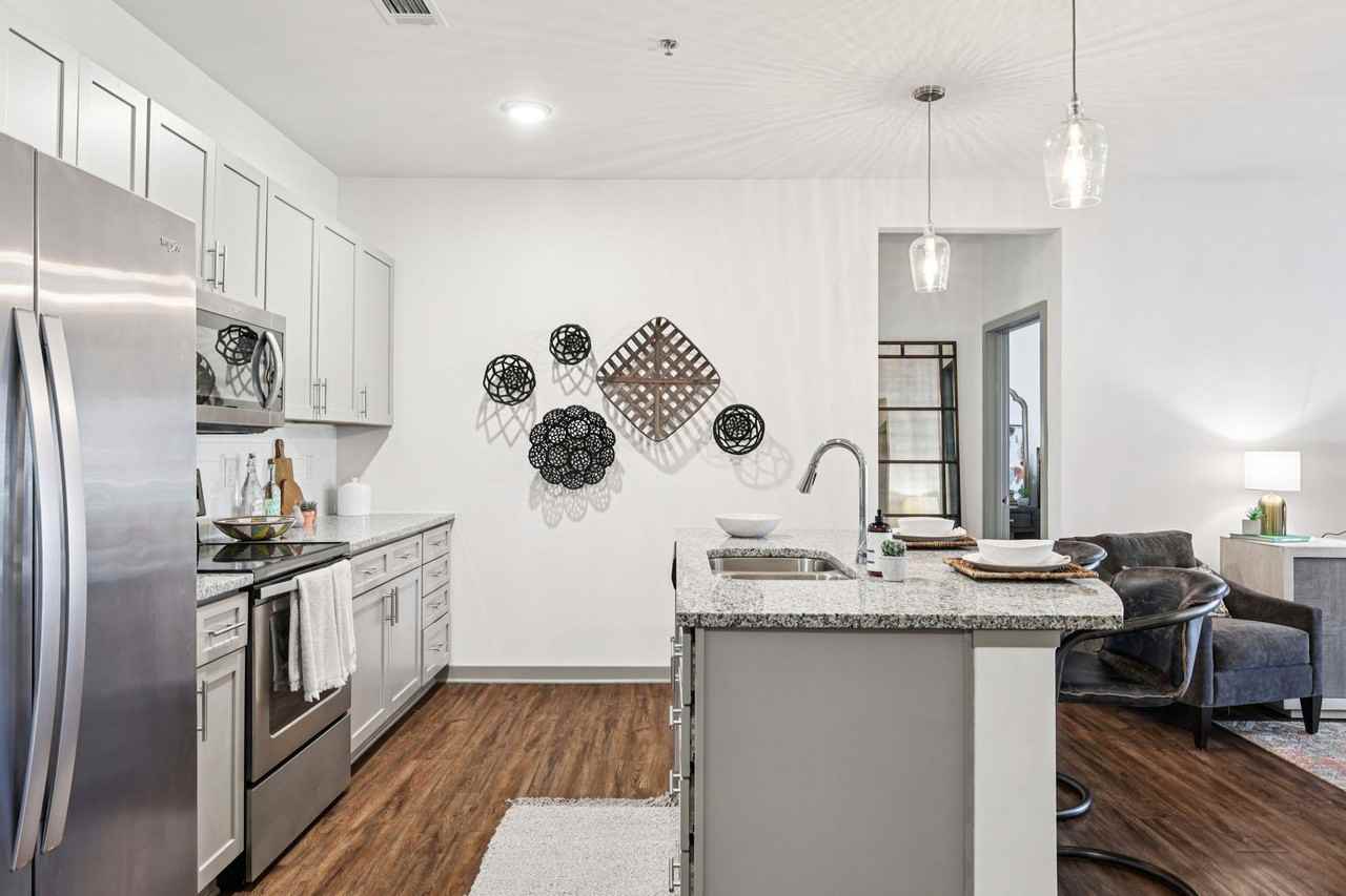 The Drake - Photo 4 of 50