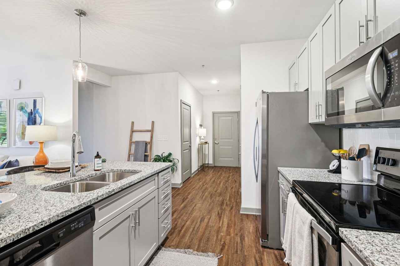 The Drake - Photo 6 of 50