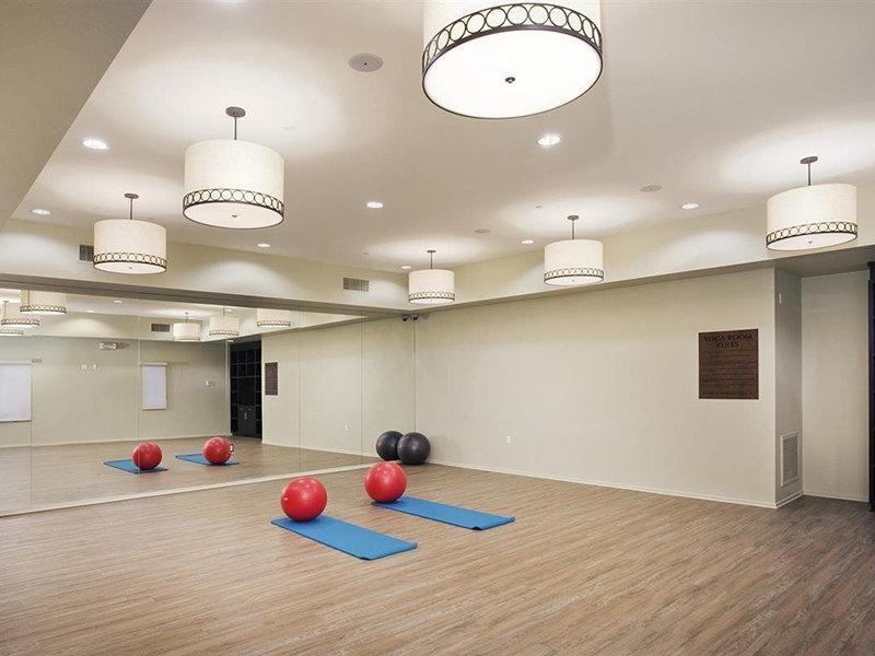 4914 Olive St - Photo 4 of 20