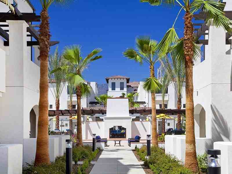 4914 Olive St - Photo 7 of 20