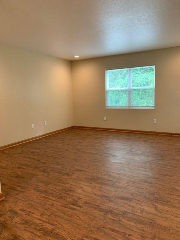 Cedar Pointe Apartments - Photo 4 of 13