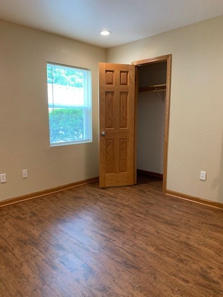 Cedar Pointe Apartments - Photo 7 of 13