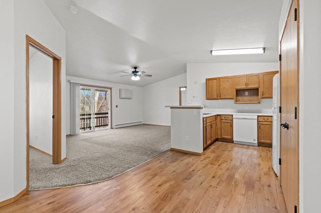 Redstone - Photo 3 of 46