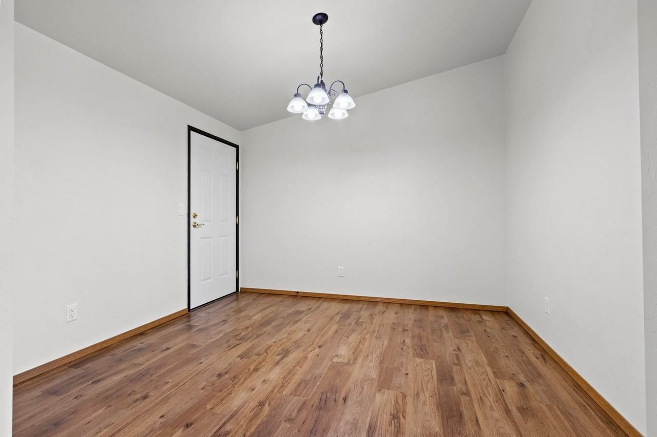 Redstone - Photo 6 of 46