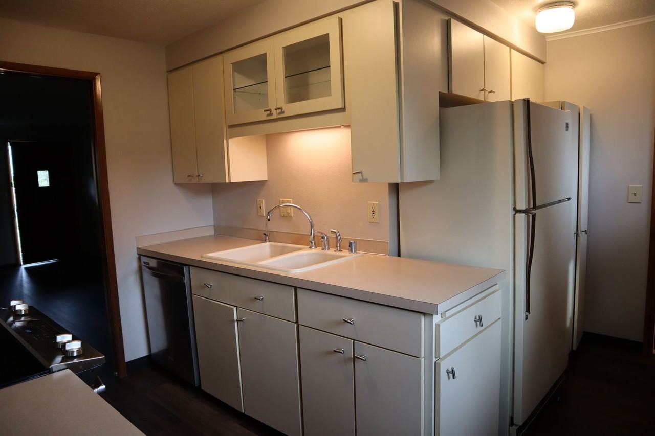 1311 Nw 52nd St - Photo 7 of 26