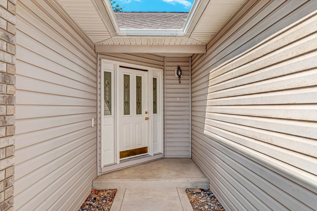 2325 Springside Ct - Photo 2 of 41