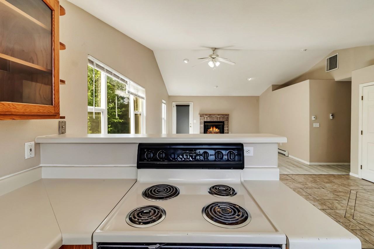 2325 Springside Ct - Photo 5 of 41