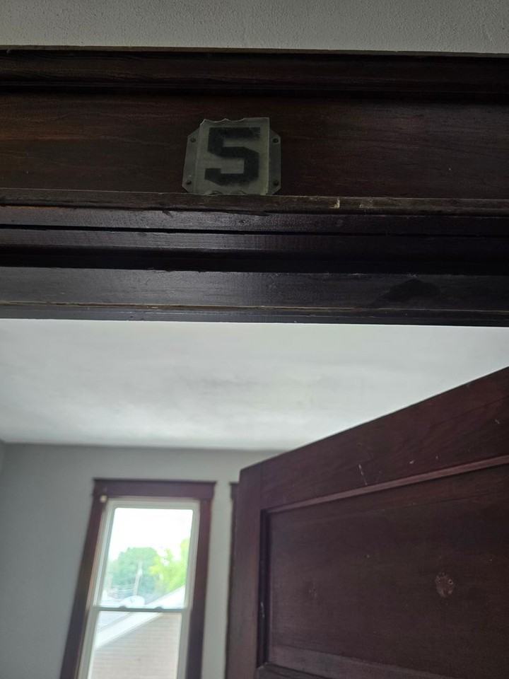 117 S 4th St #5 - Photo 2 of 6