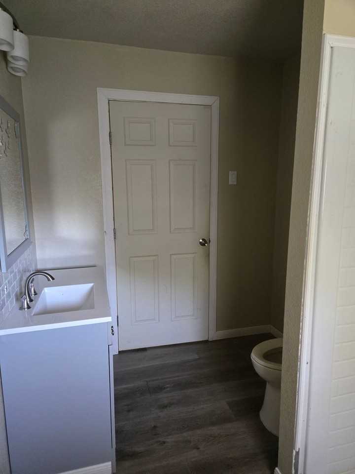 109 W Robin Ln - Photo 7 of 14