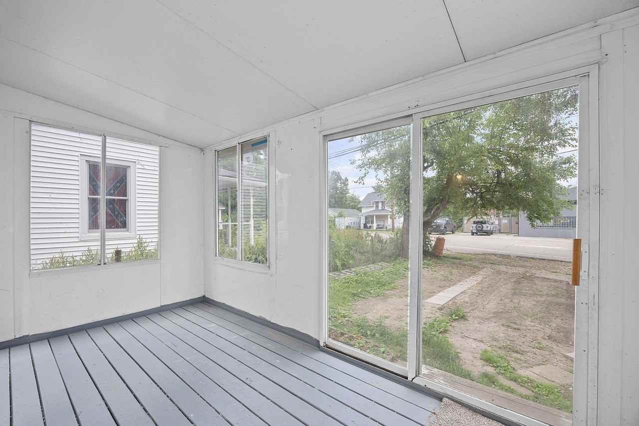 205 Chidlaw Ave - Photo 3 of 10