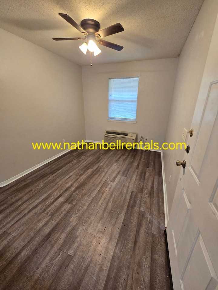 748 8th St Se - Photo 6 of 8