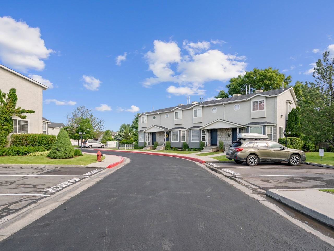 Ideal Cottonwood Location! - Photo 3 of 7