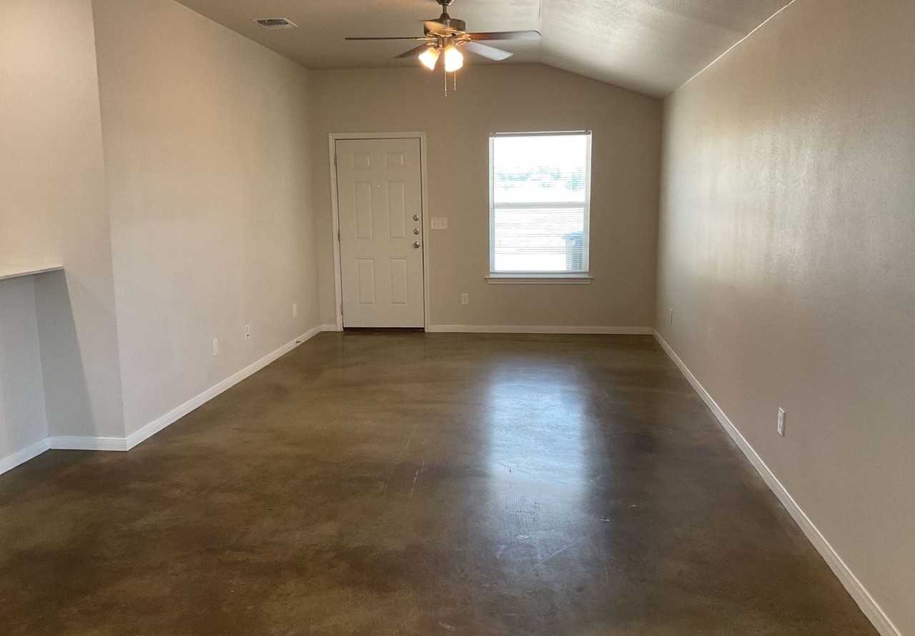 310 Lowes Blvd #A - Photo 6 of 22