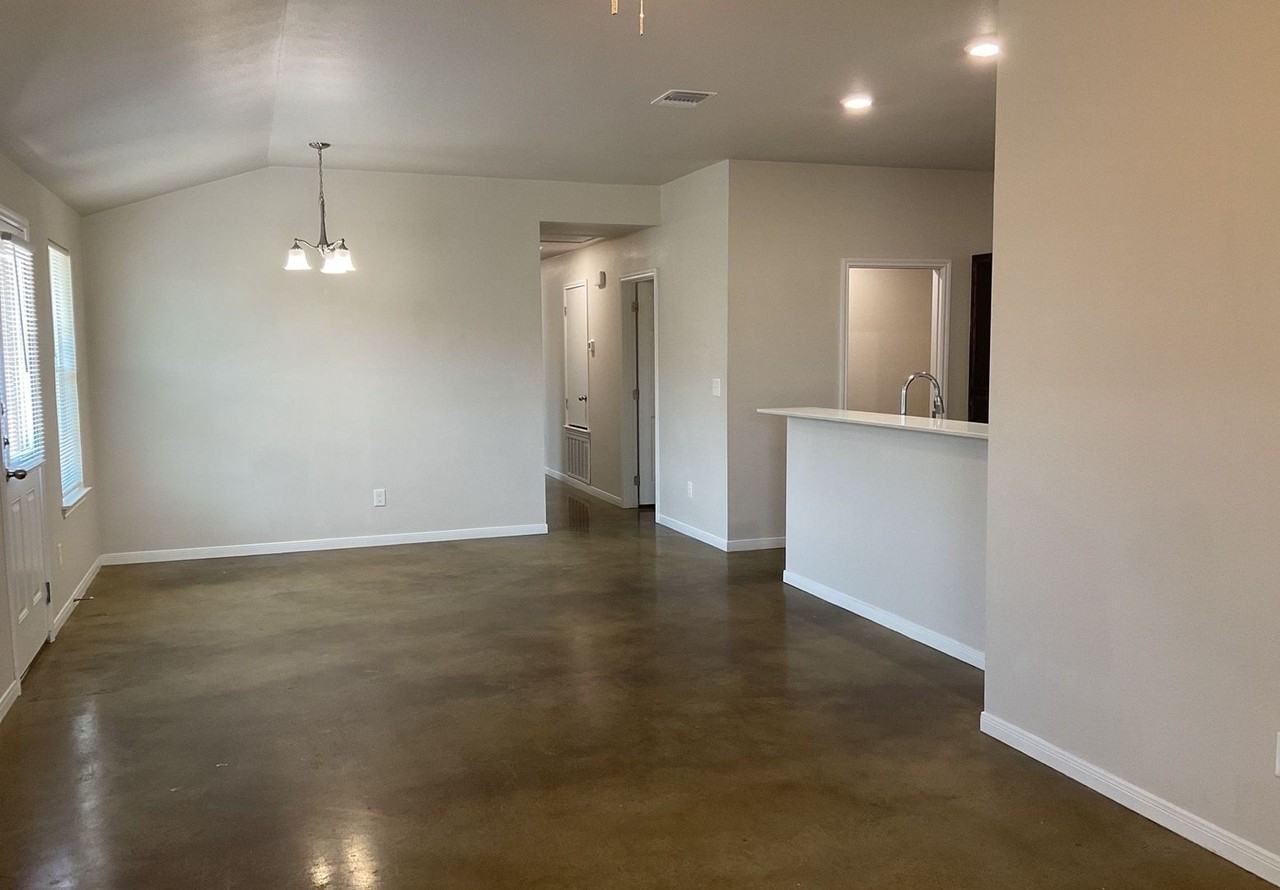 310 Lowes Blvd #A - Photo 7 of 22