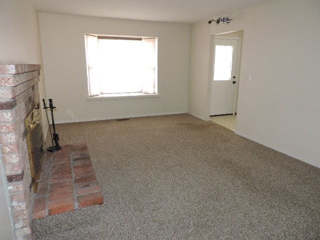 3375 Bowie Rd - Photo 6 of 31