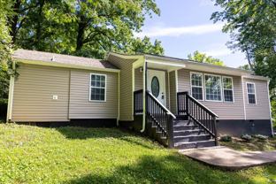 702 Woodlawn Dr - Photo 1 of 1