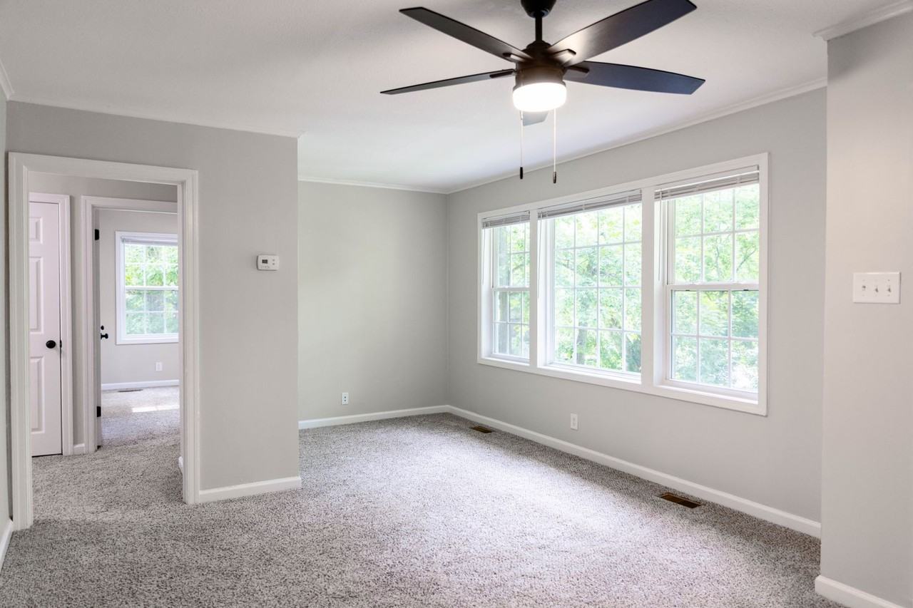 702 Woodlawn Dr - Photo 4 of 16