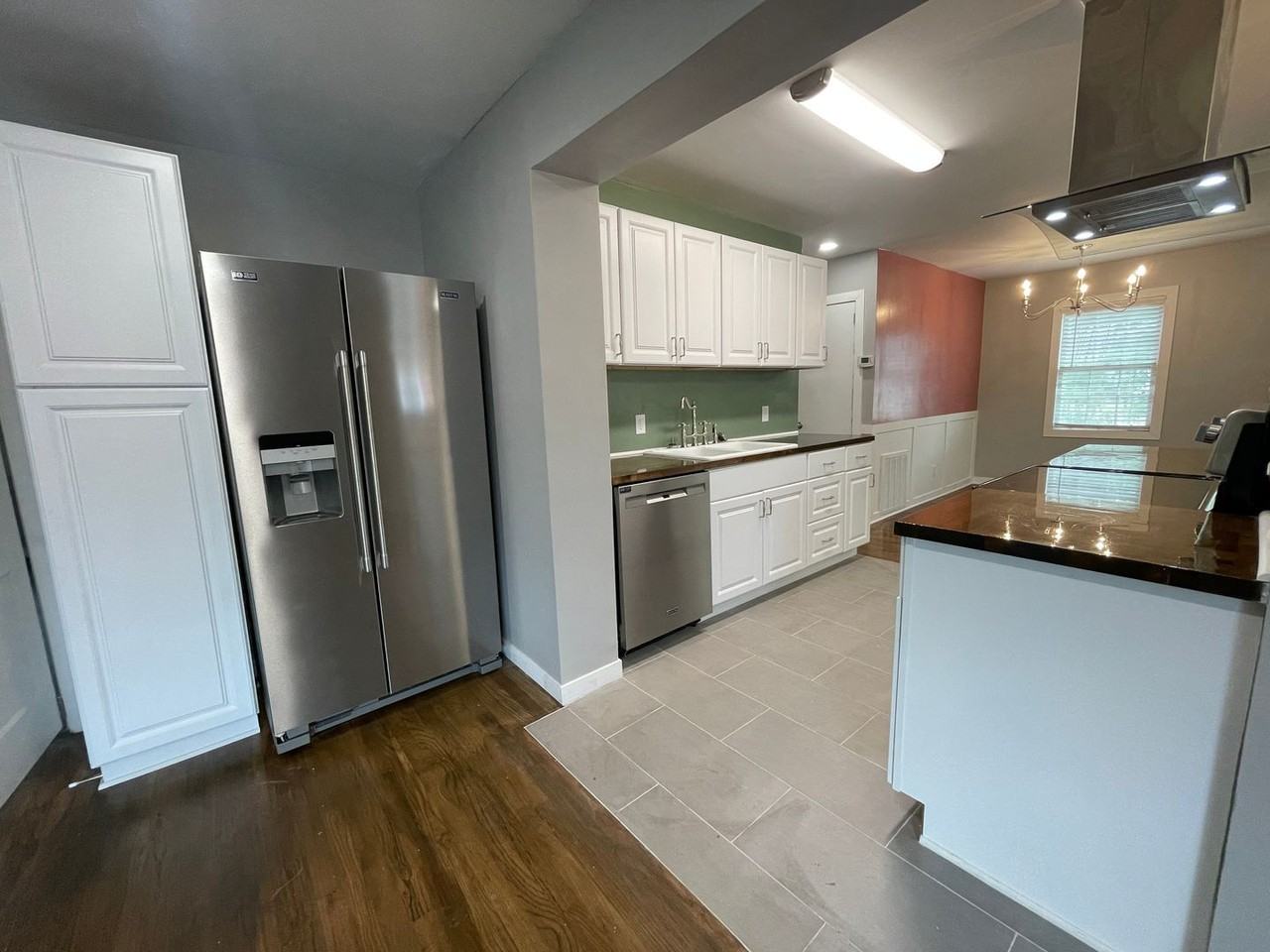 1431 W 11th St - Photo 6 of 21