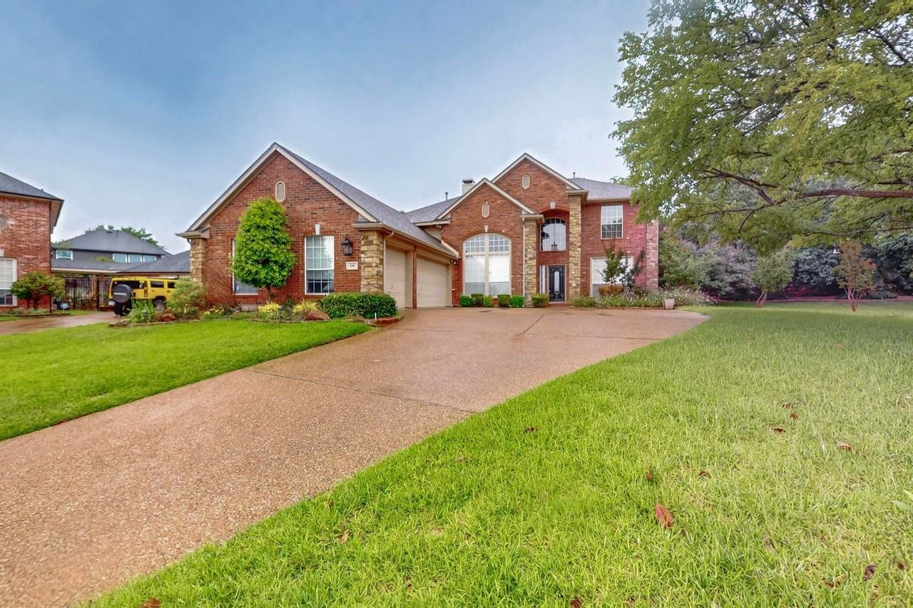 126 Clipper Ct - Photo 2 of 48