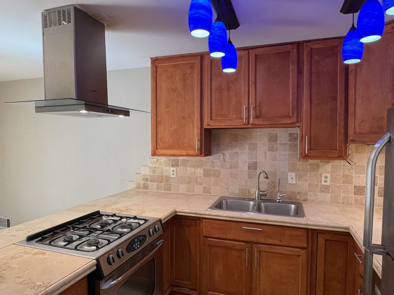 428 Page Ave Ne #16 - Photo 4 of 20