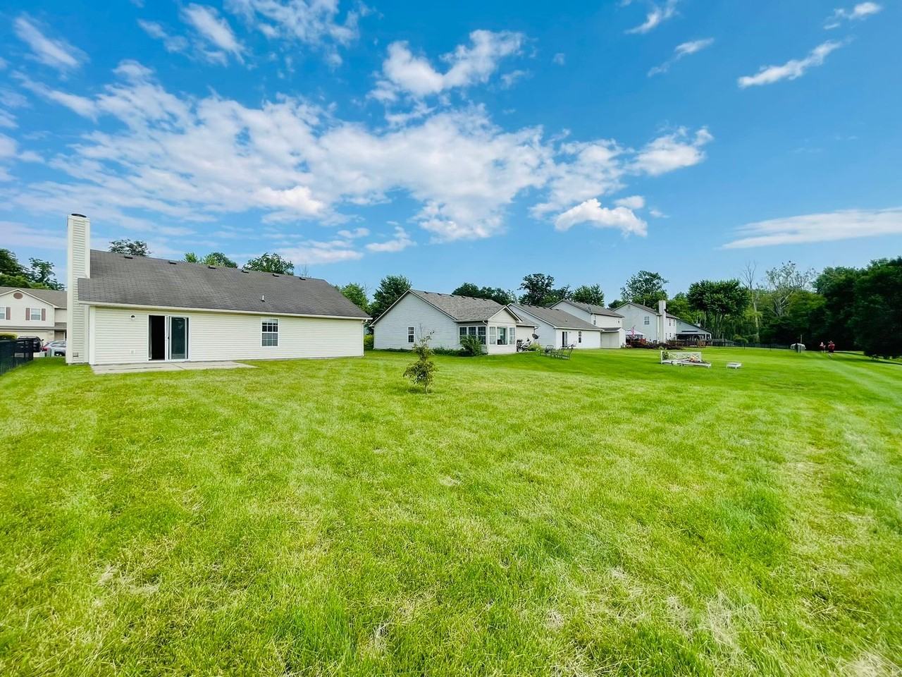 5532 Burning Tree Ct - Photo 4 of 18