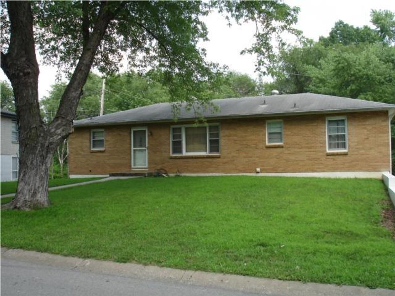 6713 Northwest Evelyn Street - Photo 2 of 41