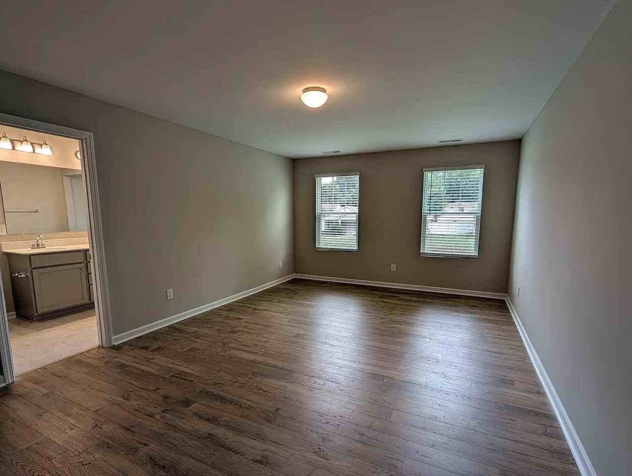 7123 Reeves St - Photo 4 of 31