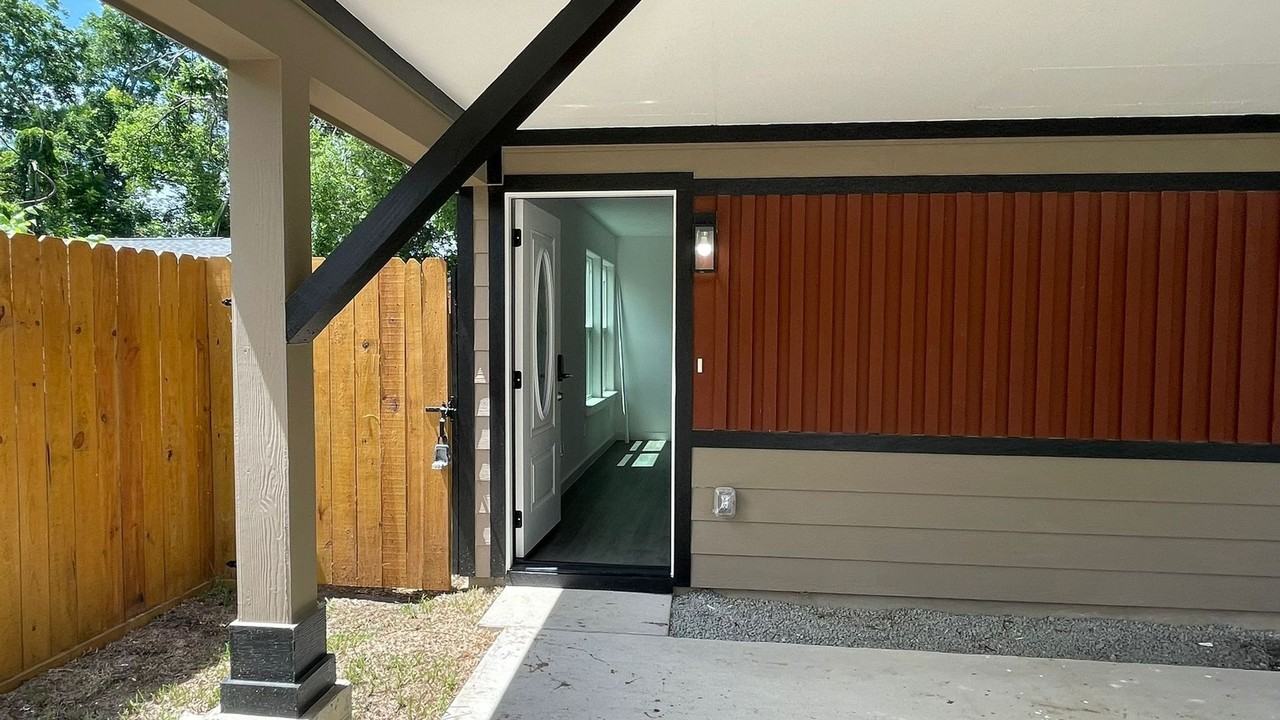 2322 Wavell St #B - Photo 2 of 19