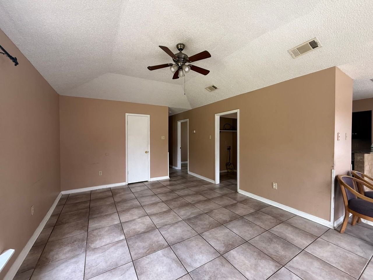 100 Parkway North Dr - Photo 3 of 25