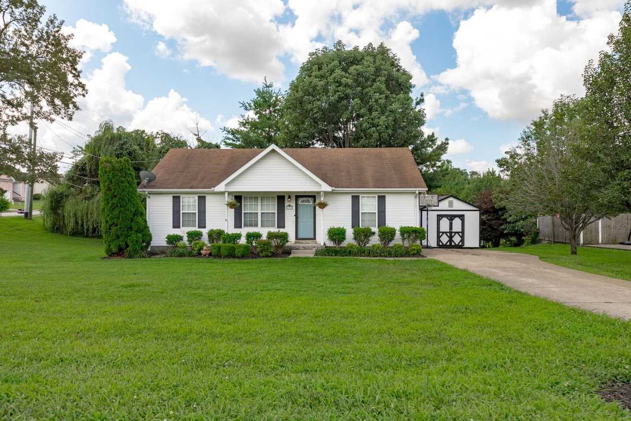 900 Granny White Rd - Photo 2 of 11
