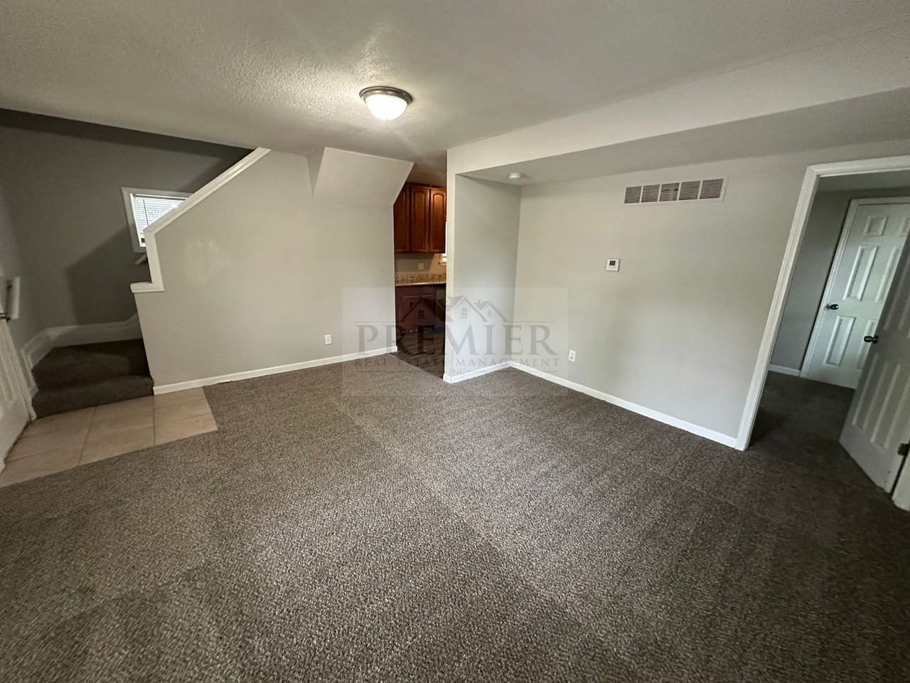 2411 S Sterling Ave - Photo 4 of 23