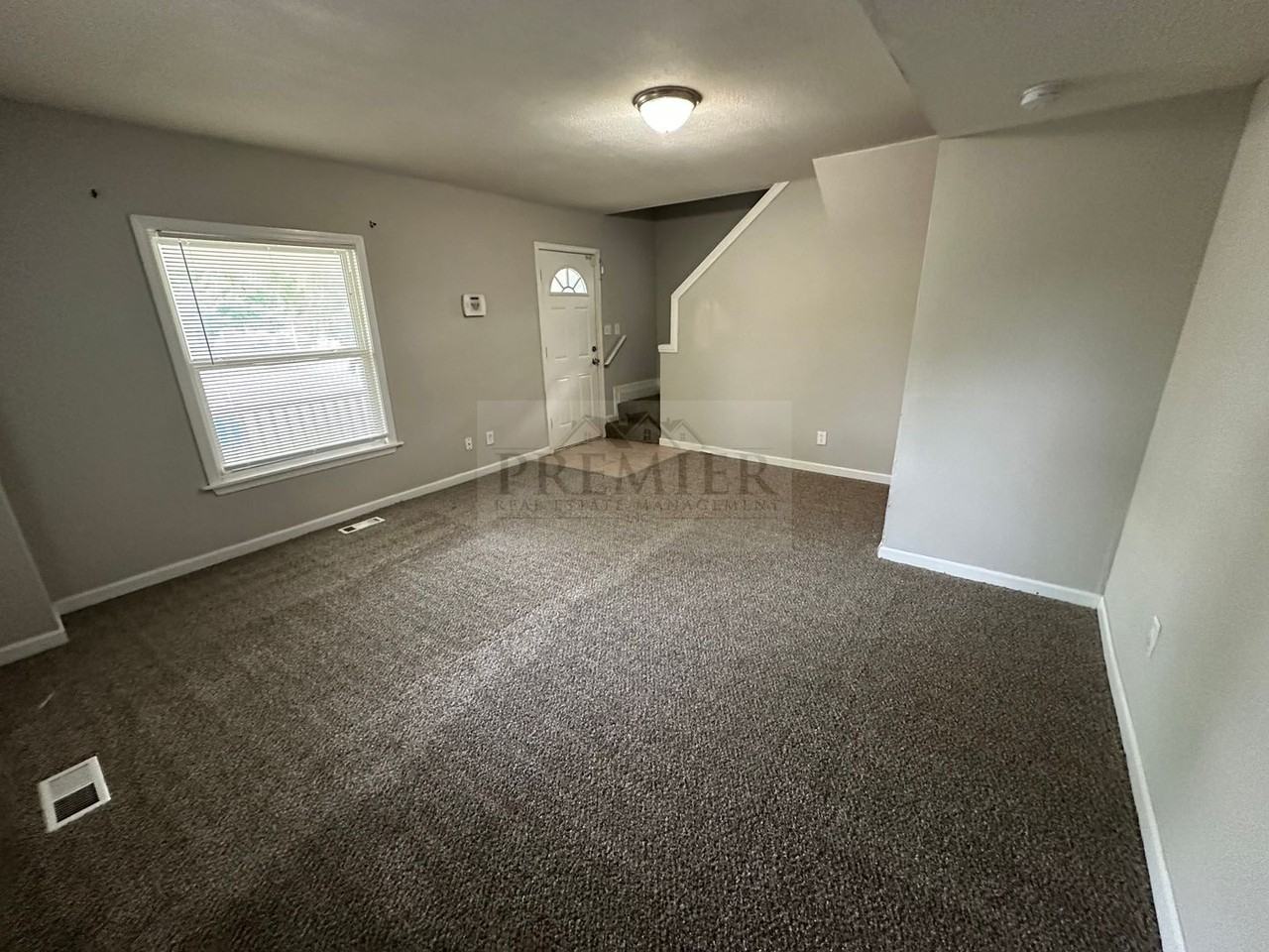 2411 S Sterling Ave - Photo 5 of 23