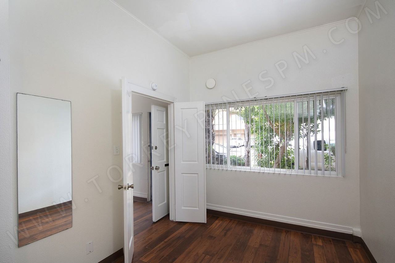 5050 Mission Blvd - Photo 6 of 8