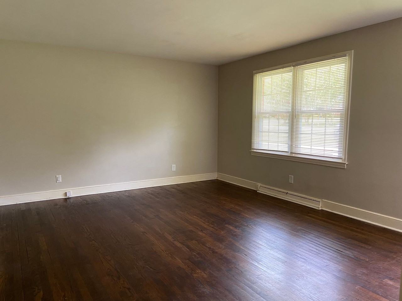 3011 Dellwood Dr - Photo 3 of 17