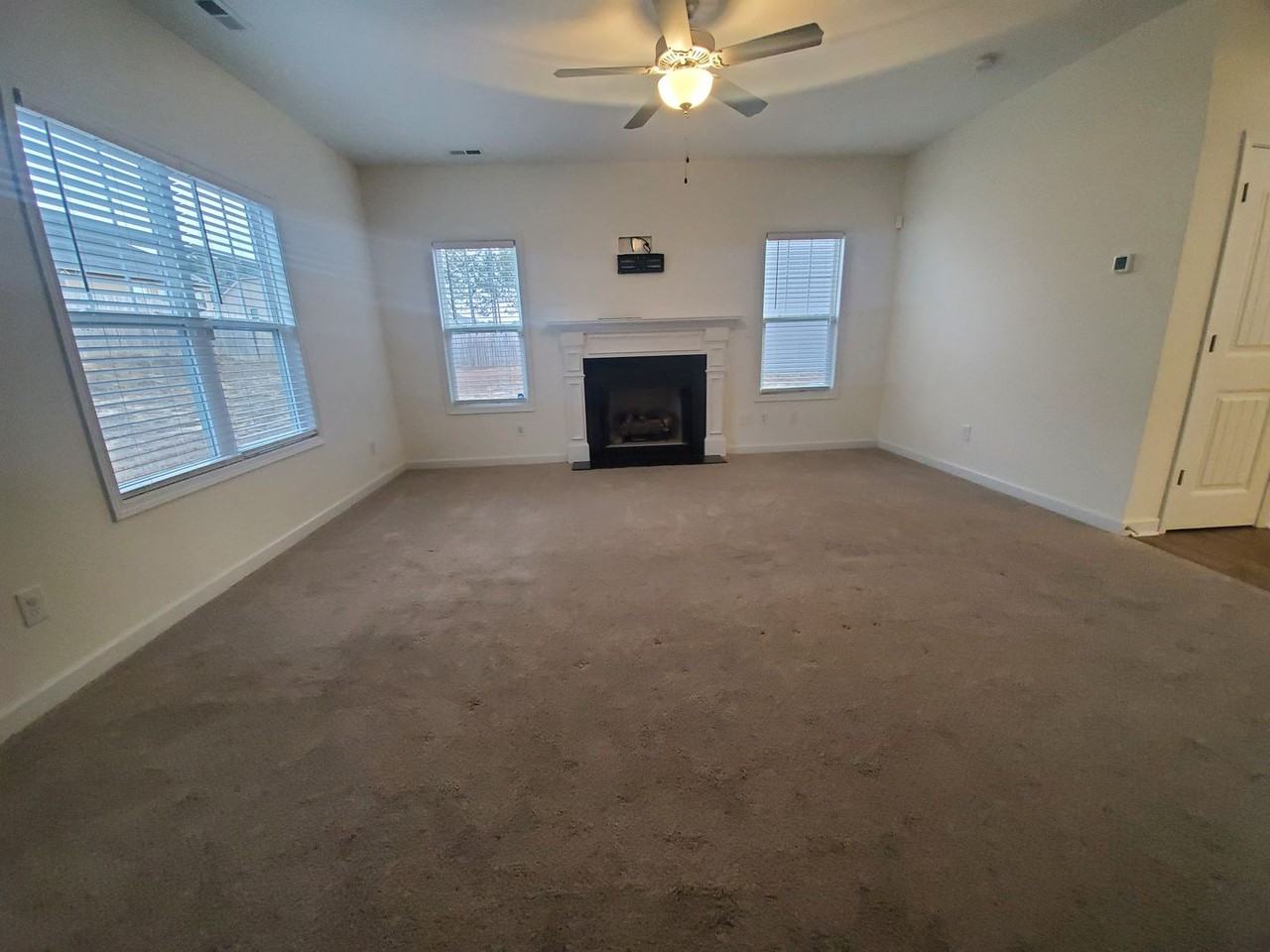 1717 Cherry Point Dr - Photo 6 of 31