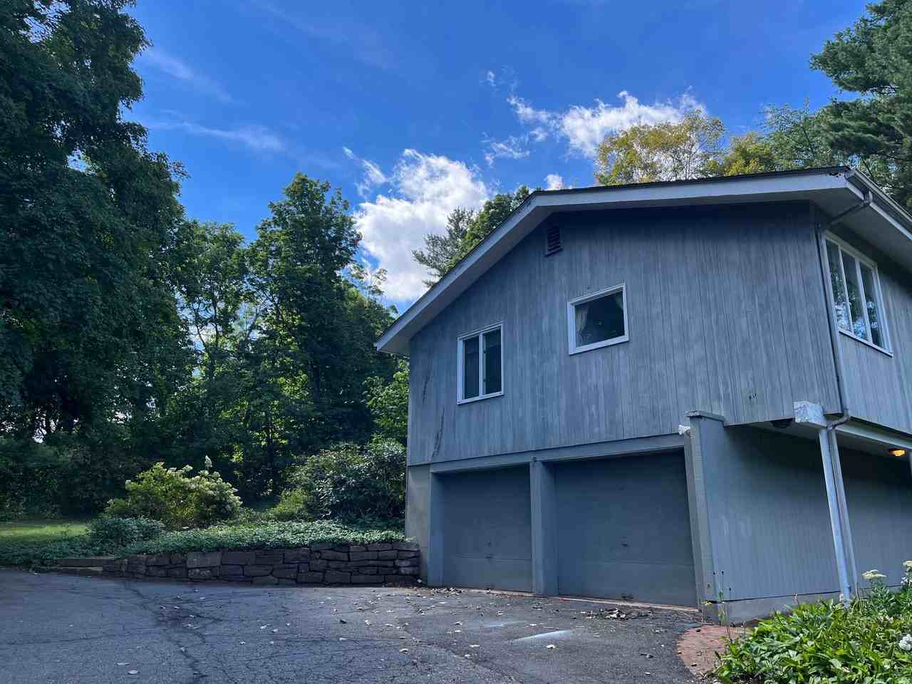 4 Scenic Dr - Photo 2 of 30