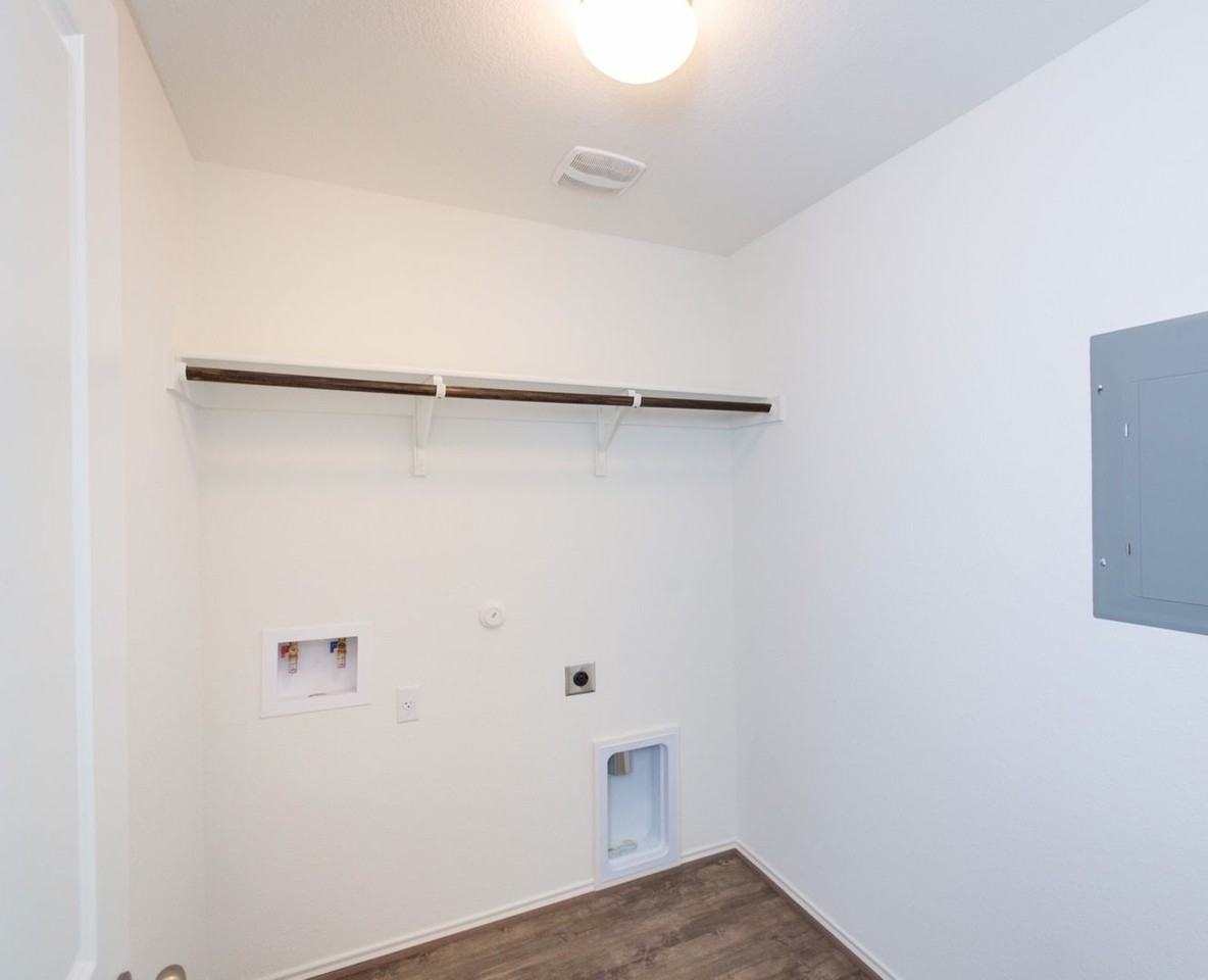 1003 Honey Locust Way - Photo 3 of 27