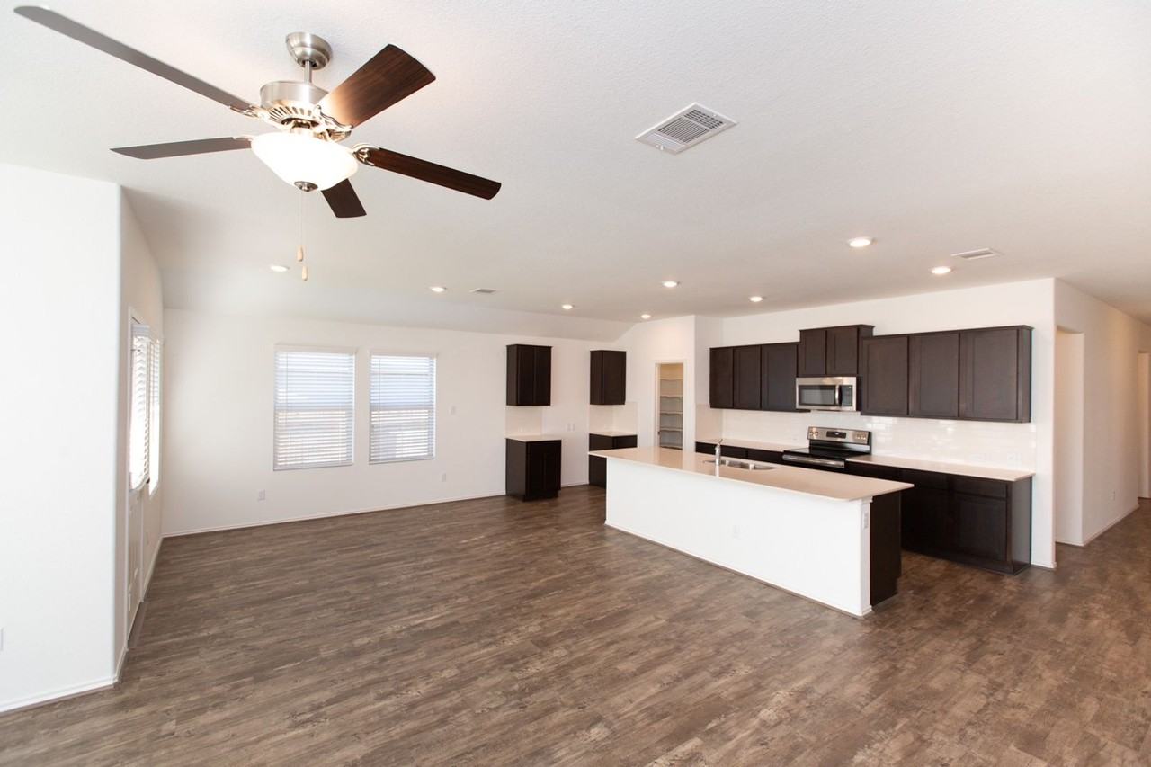 1003 Honey Locust Way - Photo 7 of 27