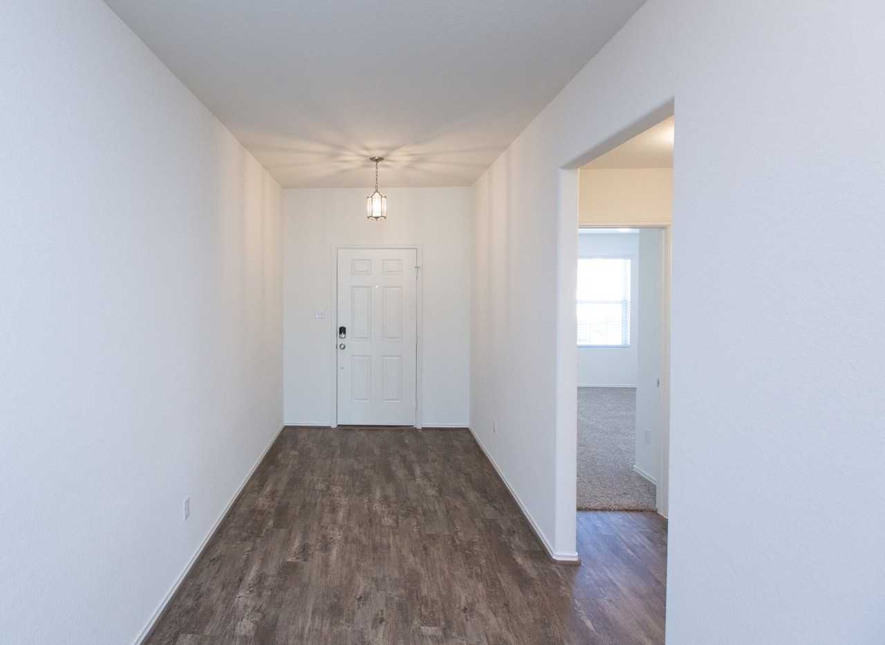 1003 Honey Locust Way - Photo 2 of 27