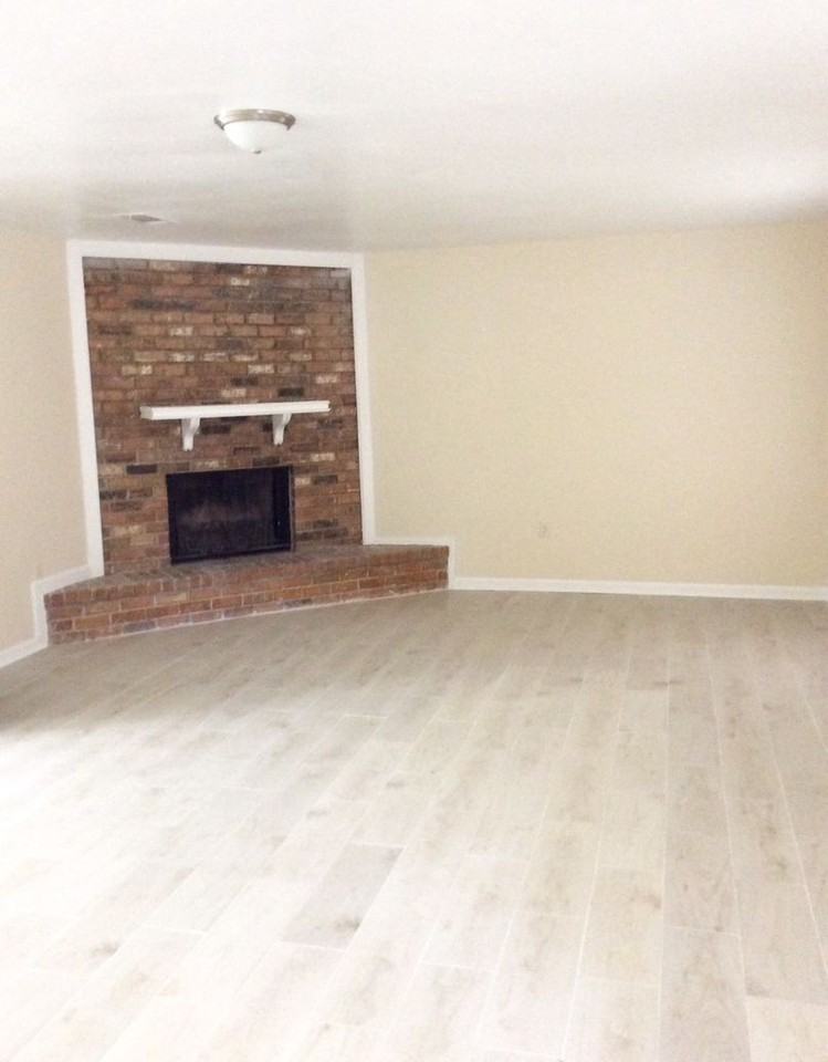 2043 General Beauregard Ave - Photo 2 of 24