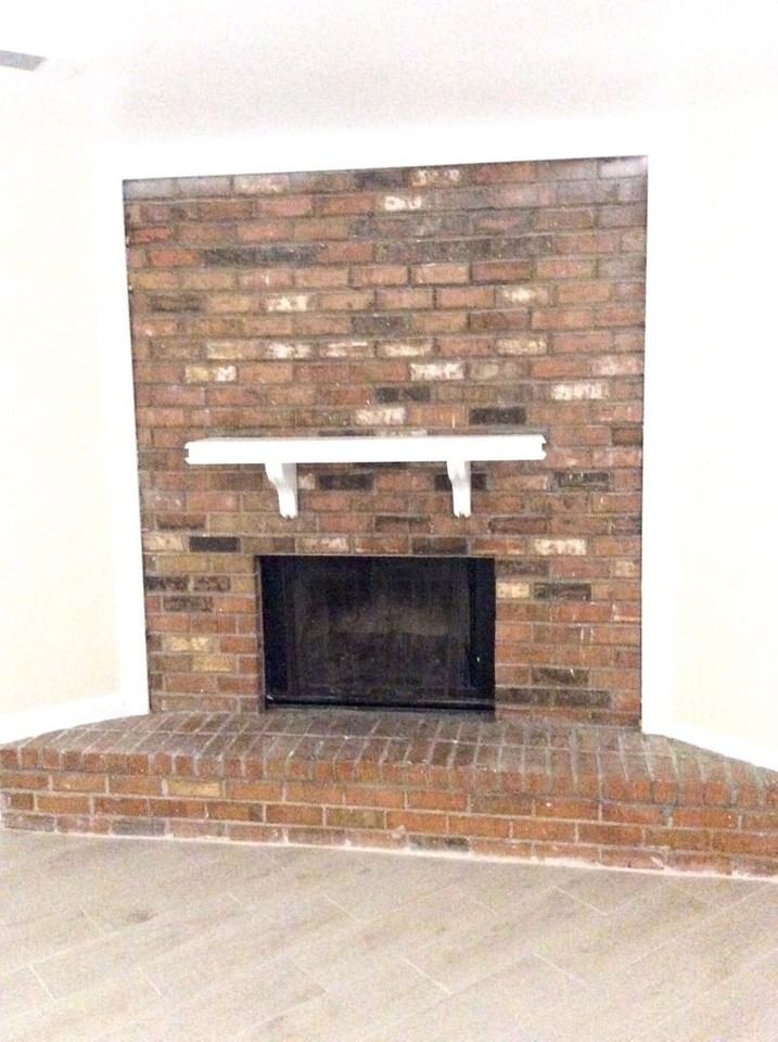 2043 General Beauregard Ave - Photo 3 of 24