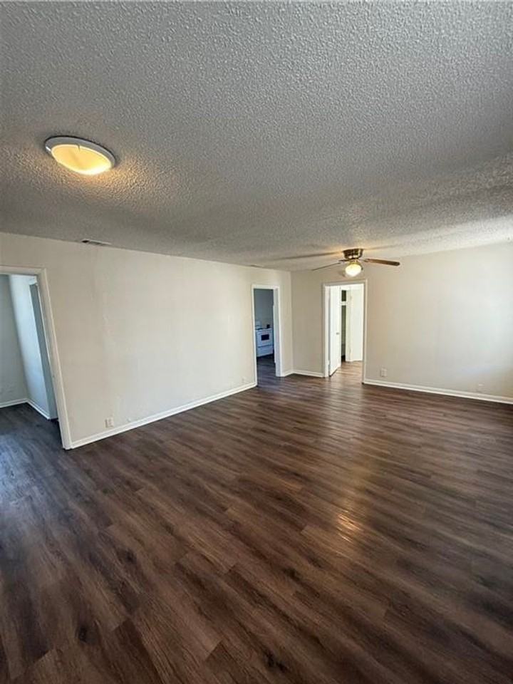 1101 S 13th St - Photo 2 of 9