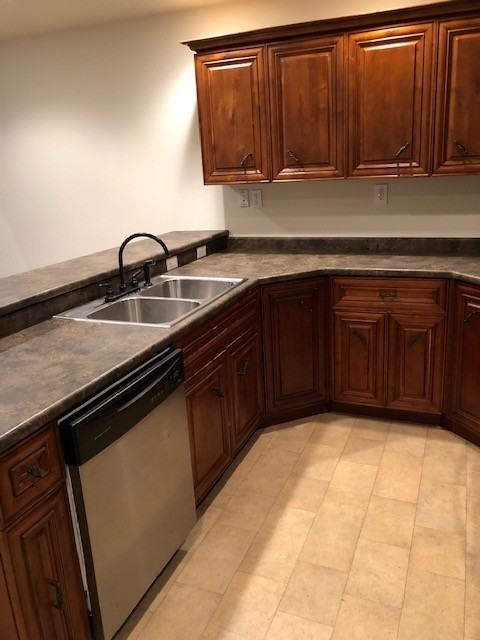 1000 Lakewood Dr - Photo 5 of 12