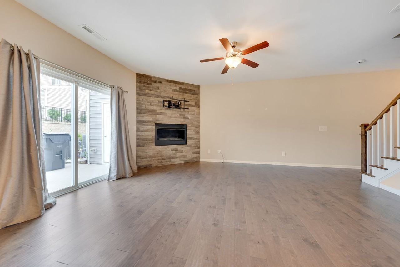 221 Torpoint Rd - Photo 3 of 14