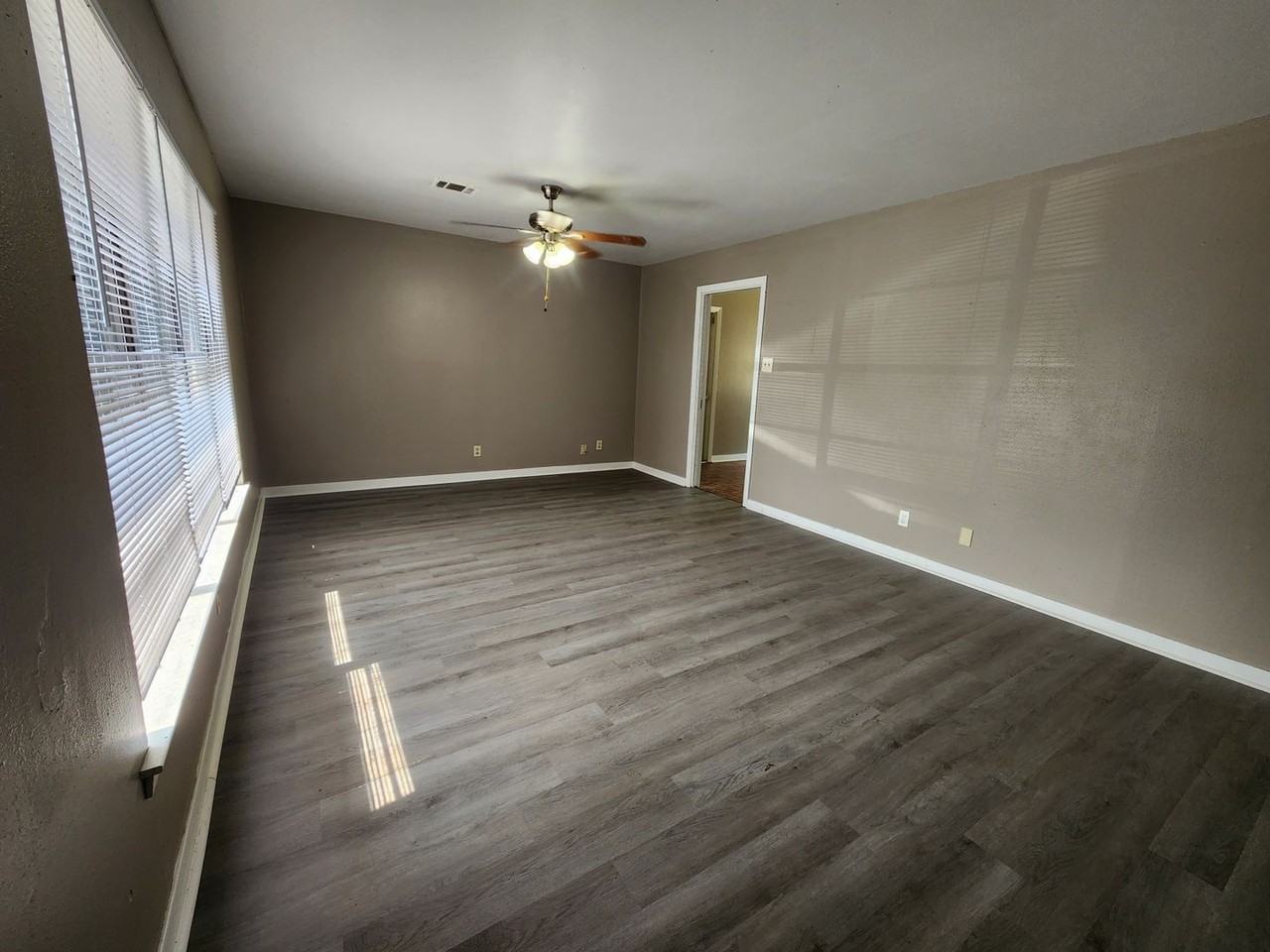 436 Gardenia Ave - Photo 2 of 11