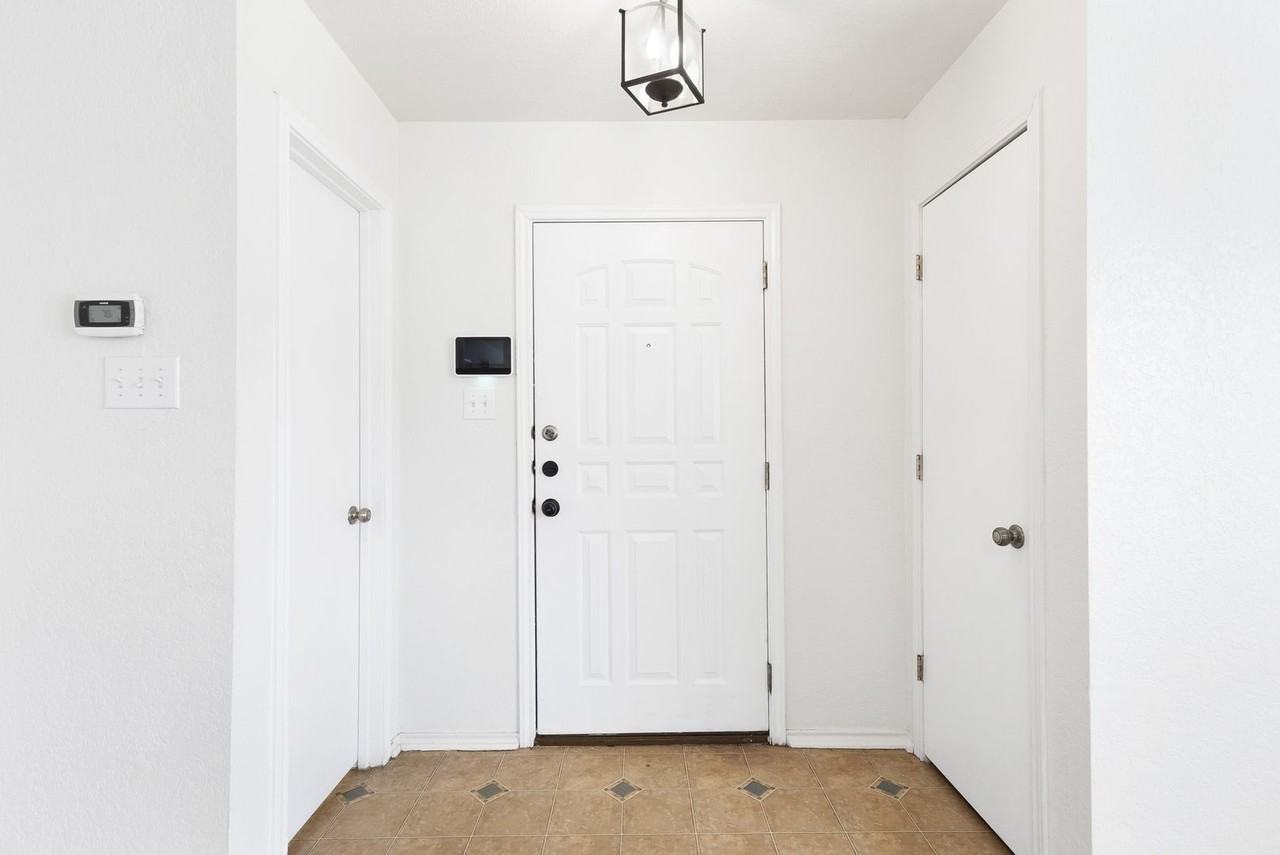 9 Breakers Pt - Photo 3 of 21