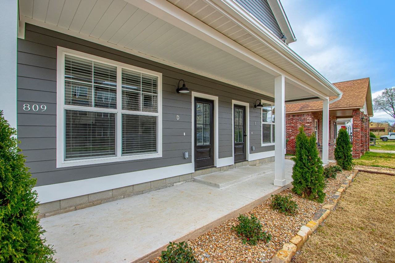 809 Maple St #B - Photo 3 of 26